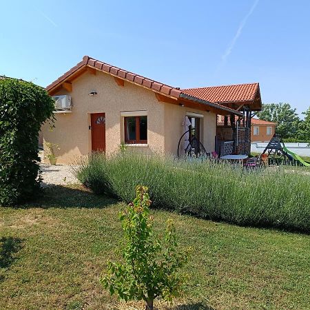 Studio Avec Terrasse Au Calme Jayat 外观 照片