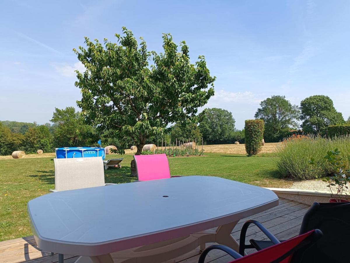 Studio Avec Terrasse Au Calme Jayat 外观 照片